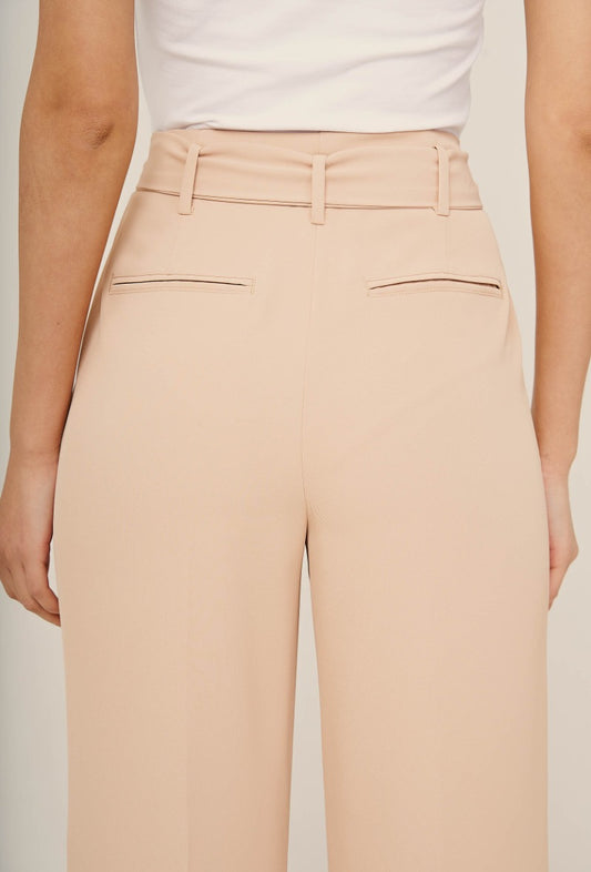 Pantalon ceinturé wide taille haute