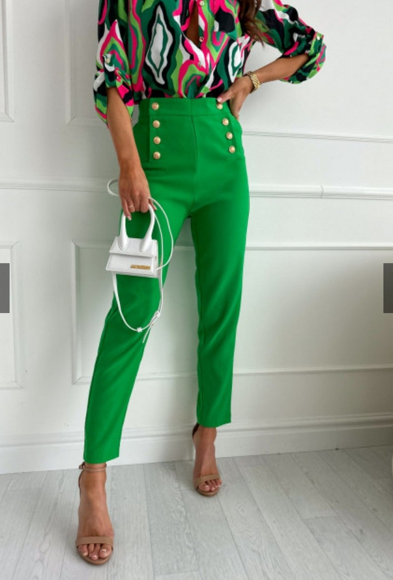 Pantalon vert chic avec boutons